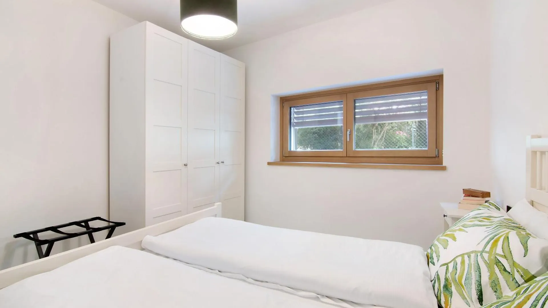 Apartment La Villa Del Lago In Giardino Colico